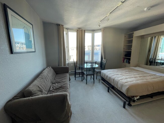 Building Photo - San Francisco furnished, High-floor studio...