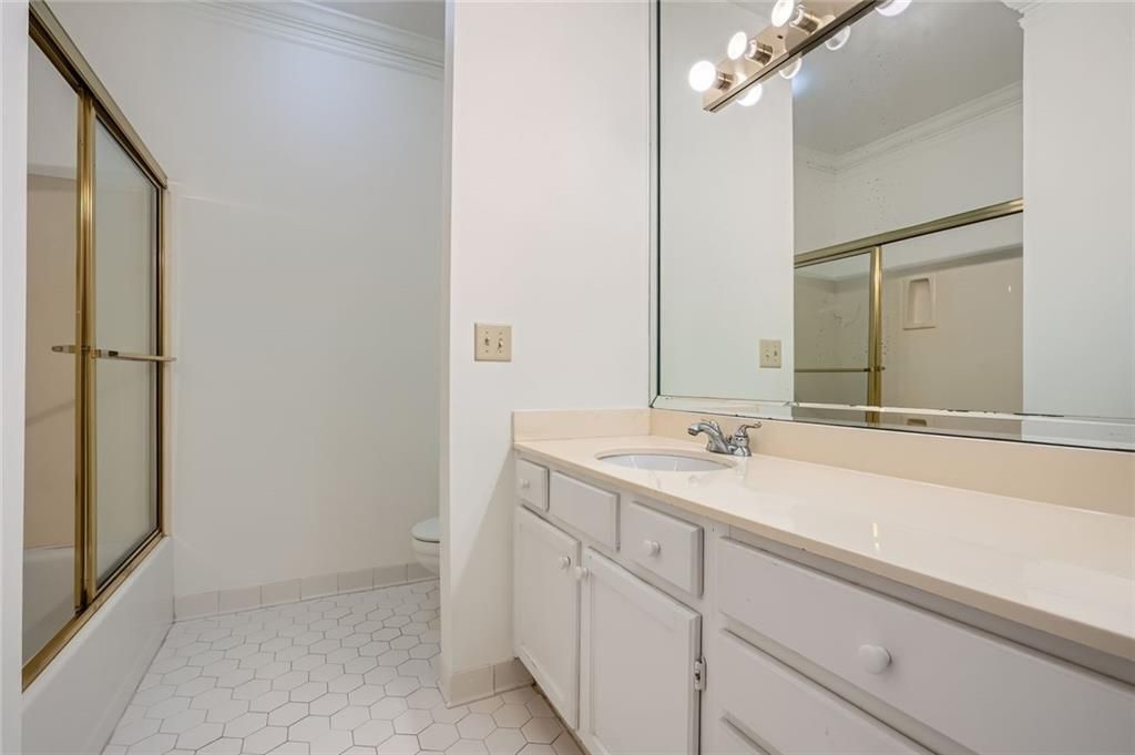 Building Photo - 28311 Plantation Dr NE