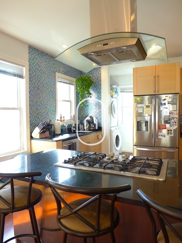 Building Photo - 26 Turner St