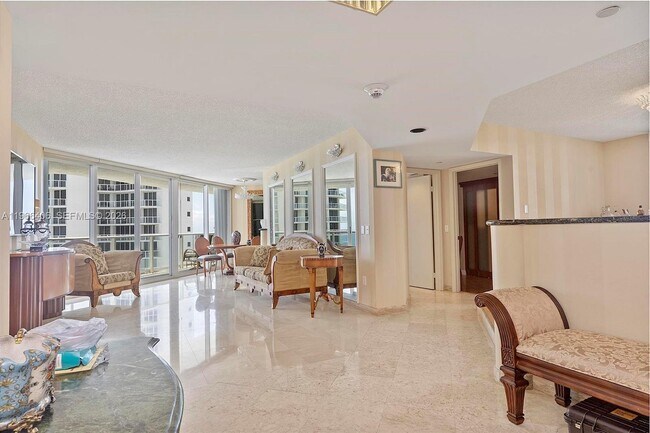 Building Photo - 16445 Collins Ave