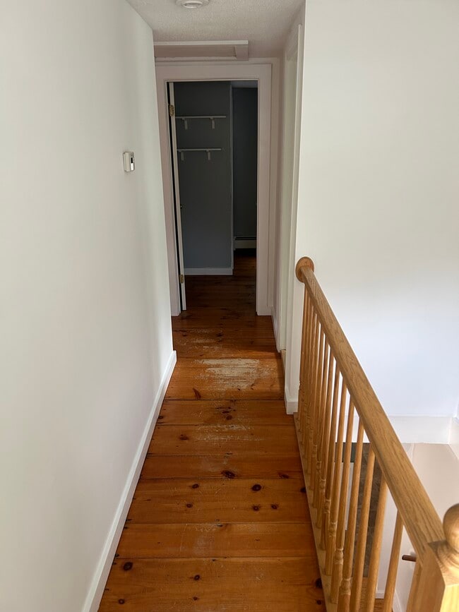 Building Photo - 392 Back Ashuelot Rd