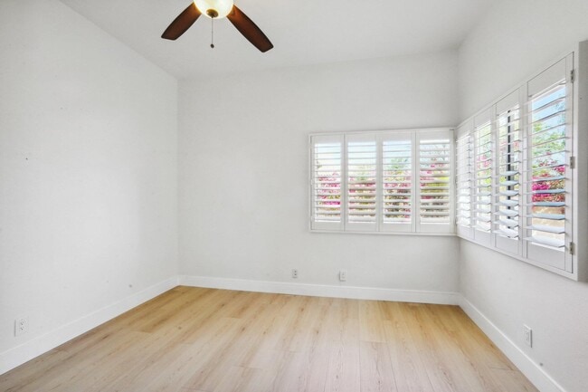 Building Photo - 48 Oak Tree Dr