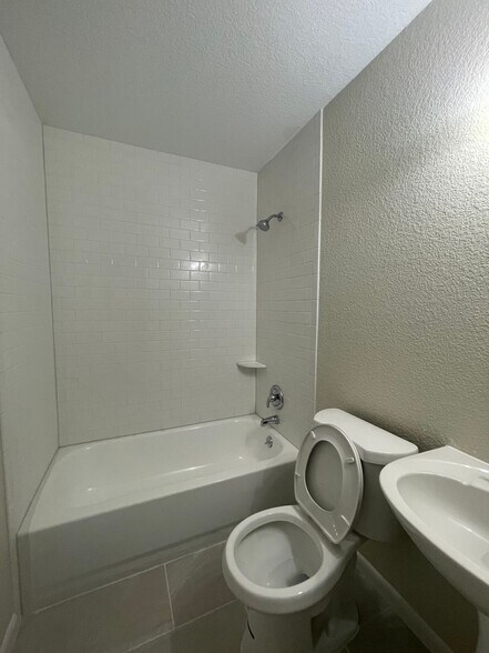 Building Photo - 3030 Oneal Pkwy