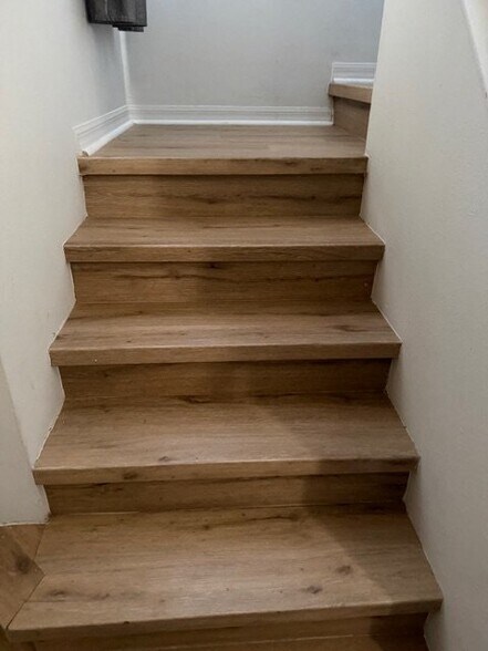 Building Photo - 332 Caribbean Dr