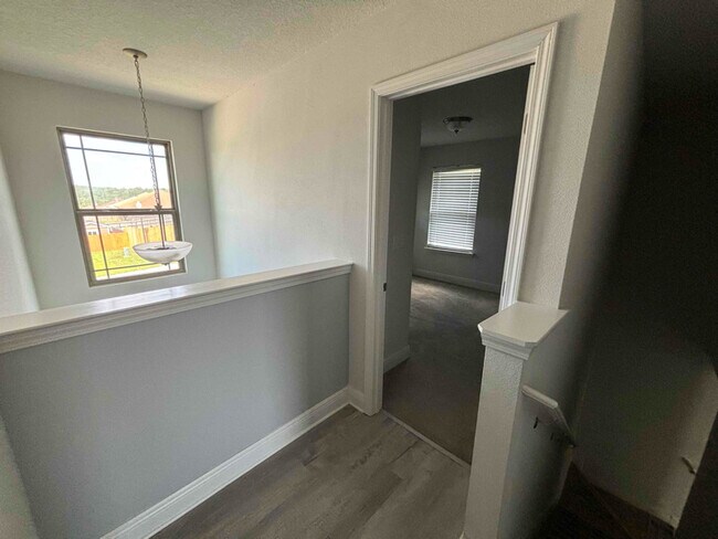 Building Photo - 5747 Periwinkle Ln