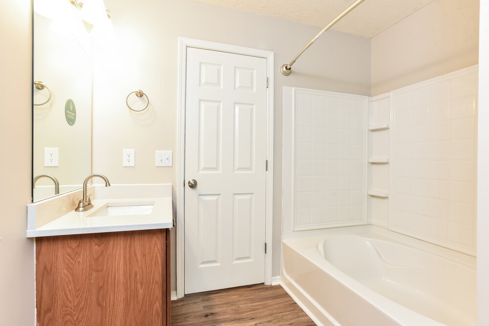 Building Photo - 2803 Creekbend Dr