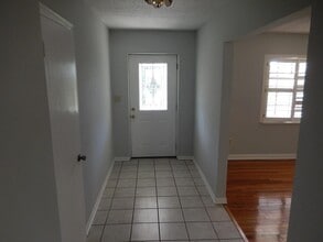 Building Photo - 1903 Skyland Dr