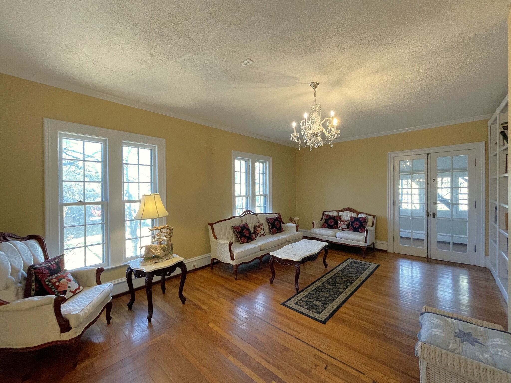 463 W. Gray Common Room - 463 W Gray St