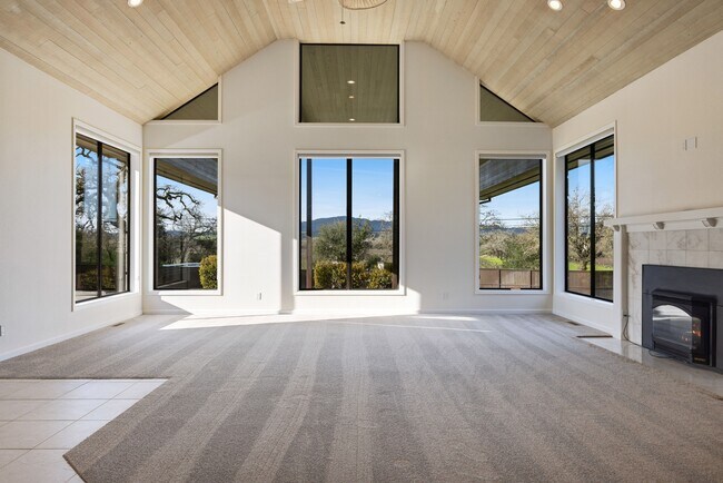 Building Photo - 9168 Eastside Rd