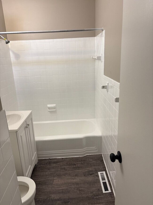 Building Photo - NO SECURITY DEPOSIT! Beautiful 3 Bedroom Home