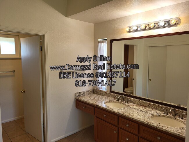 Building Photo - 9244 Mapleview Way