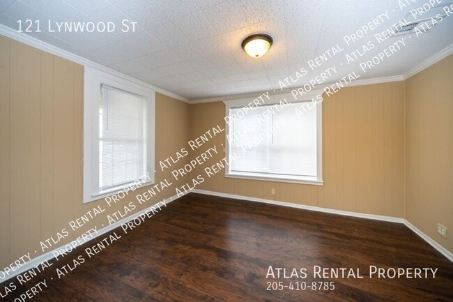 Building Photo - 121 Linwood St