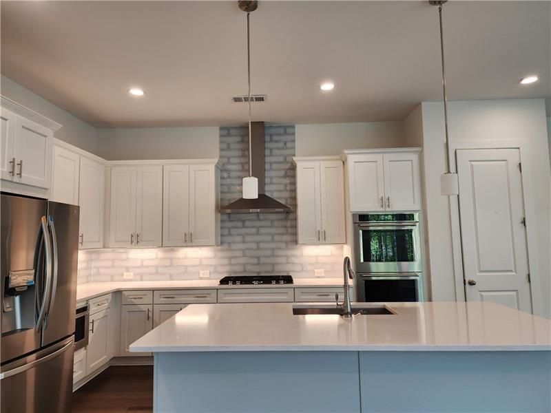 Building Photo - 1241 Westshore Dr