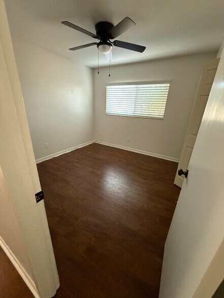 Building Photo - 6959 Aberfeldy Ave N