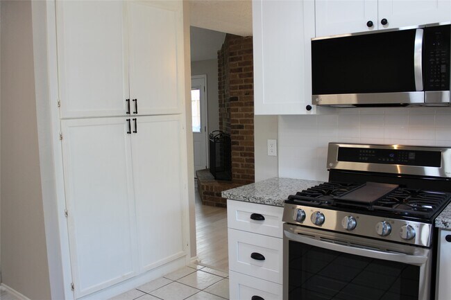 Building Photo - 1210 Three Forks Dr