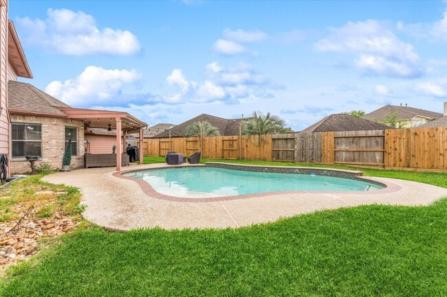 Building Photo - 4318 Raintree Ct