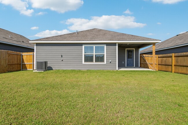 Building Photo - 721 Trinity Trl