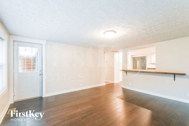 Building Photo - 648 Sycamore St