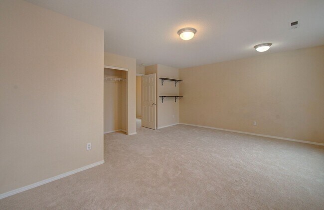 Building Photo - Salmon Creek 4 bd 2.5 ba Available Now!