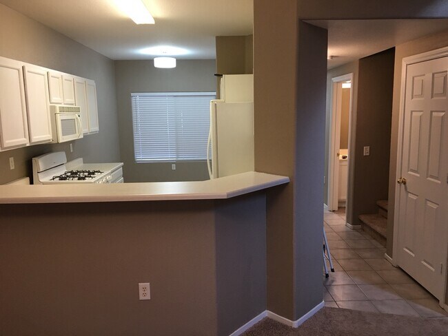 Building Photo - 2001 Quartz Cliff St