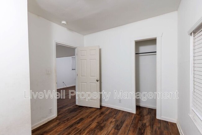 Building Photo - 1306 Avenue R