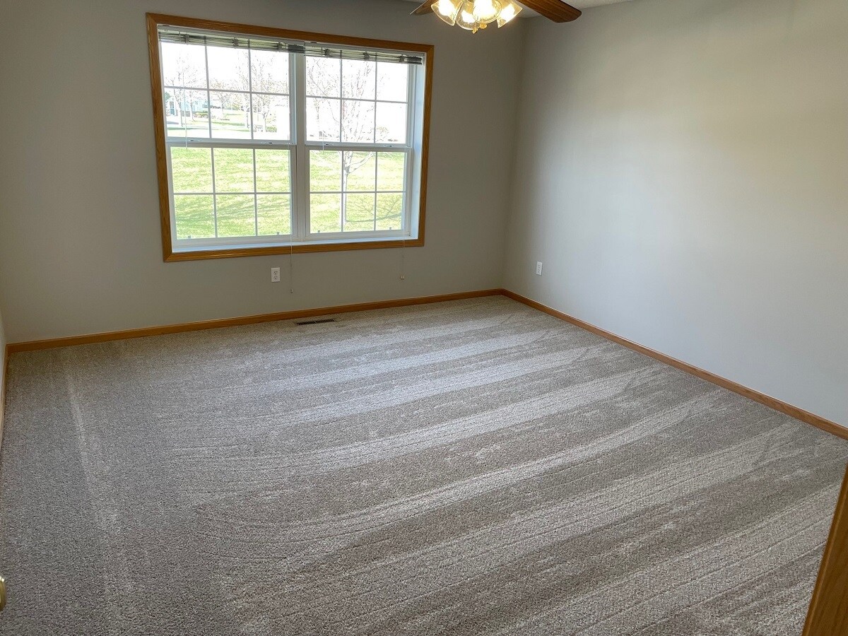 Building Photo - 896 Braunworth Ct