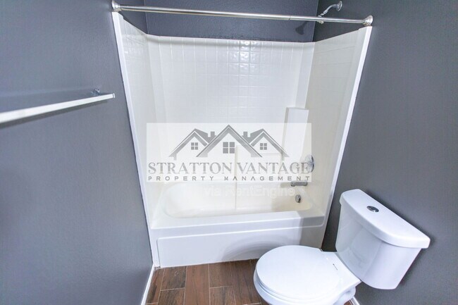 Building Photo - 9630 W Kingman St