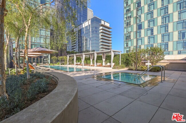 Building Photo - 889 Francisco St