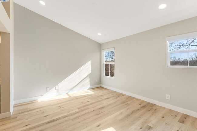 Building Photo - 4579 Mangrove Dr