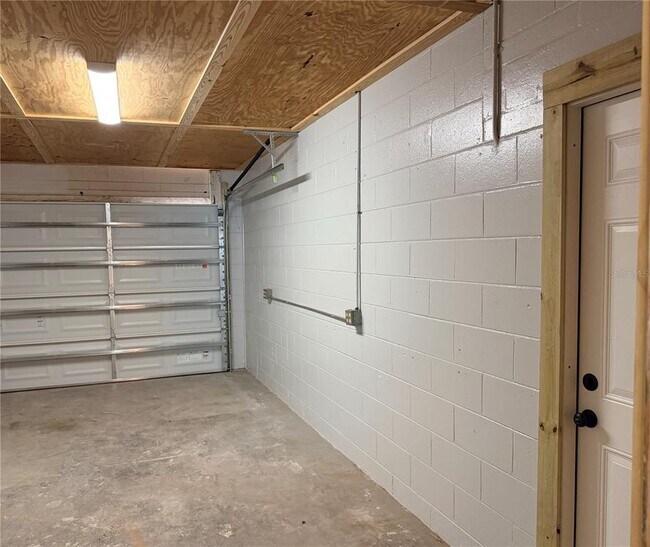 Building Photo - 208 Flamingo Dr