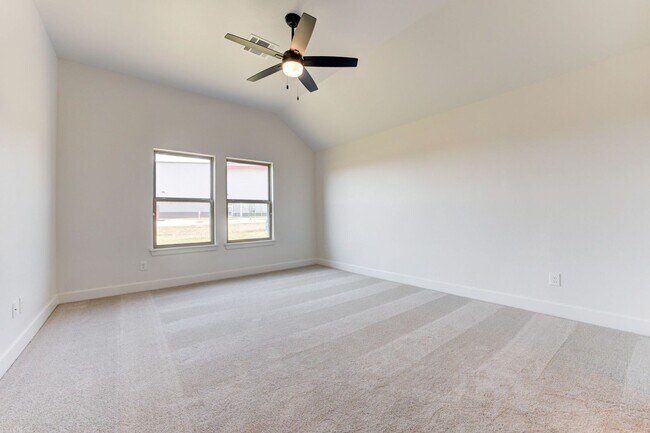 Building Photo - Brand New Home In Mustang!