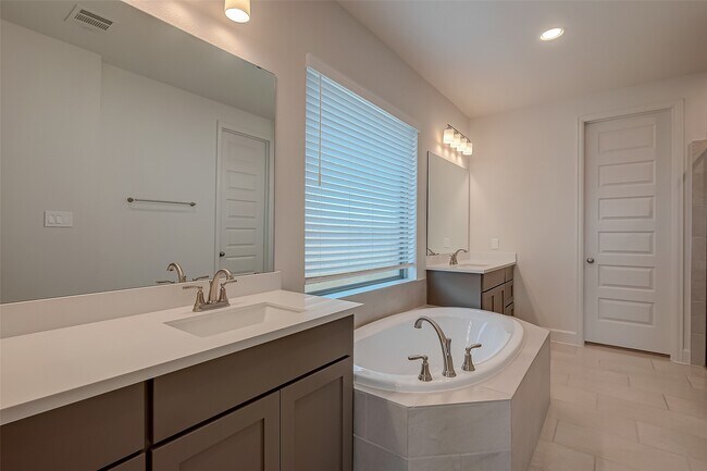 Building Photo - 30223 Gold Finch Pl