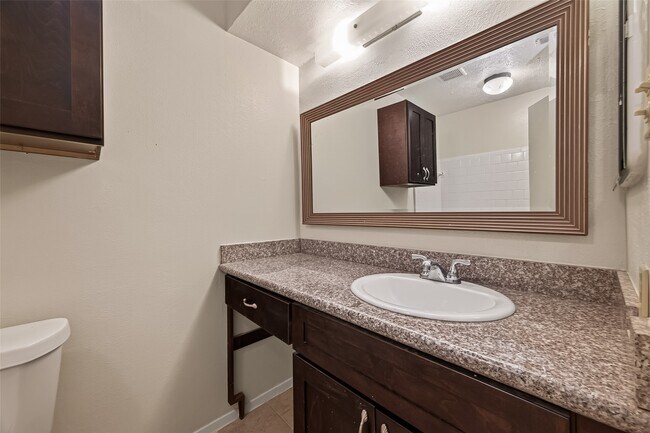 Building Photo - 2714 S Brompton Dr