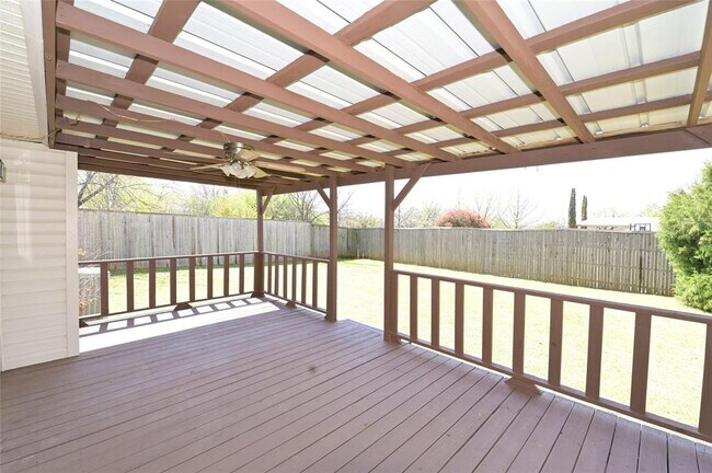 Building Photo - 112 Forestwood Dr