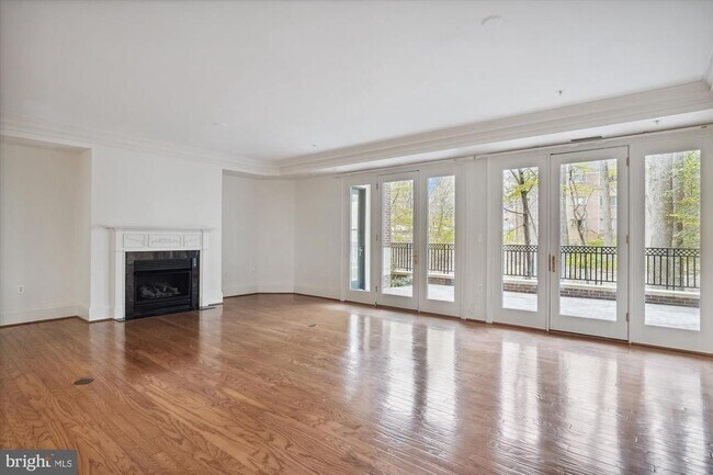 Building Photo - 10401 Strathmore Park Ct