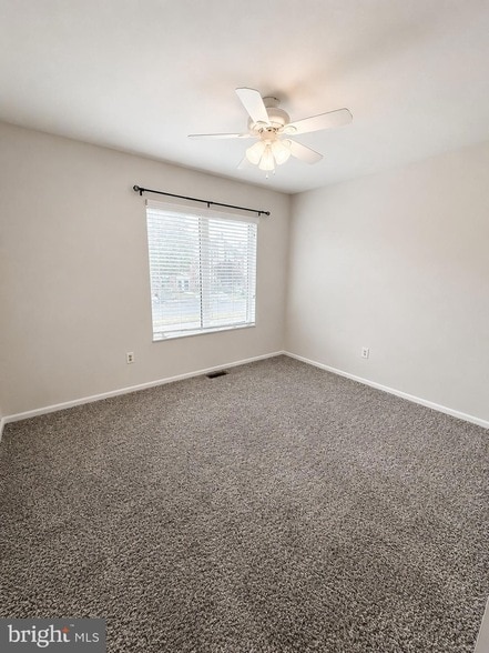 Building Photo - 250 Juanita Ct