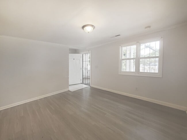 Building Photo - 65 Meldon Ave SE