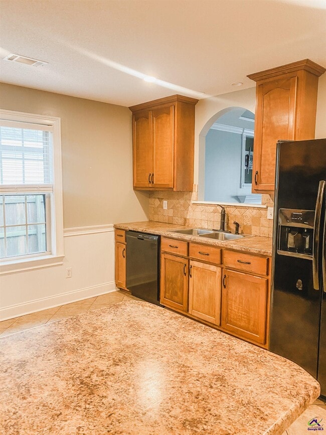 Building Photo - 609 Wooden Eagle Trail