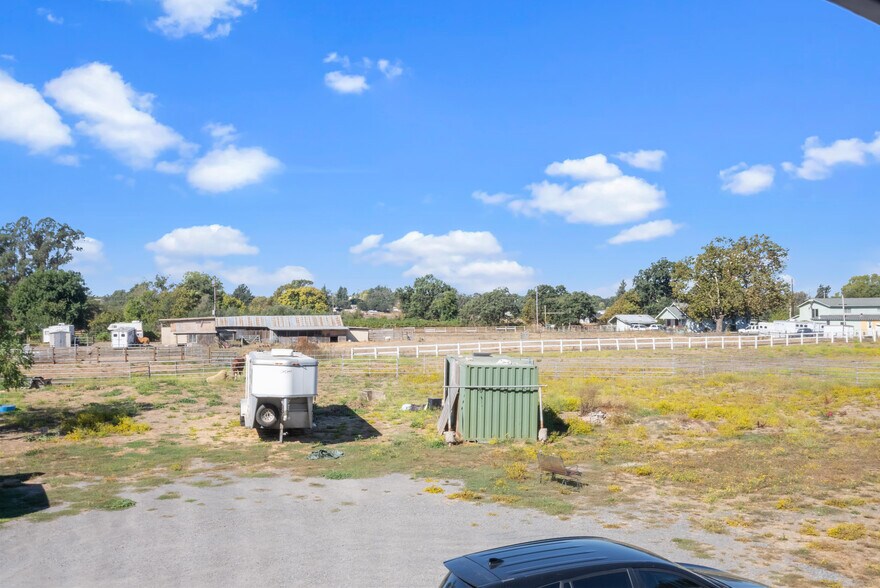Building Photo - 1081 Moss Rd
