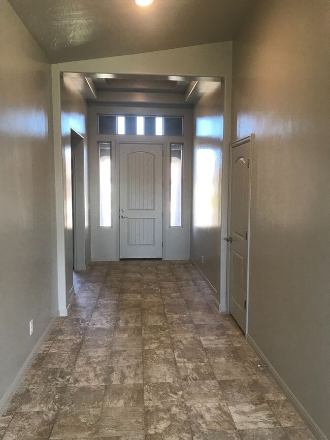 Building Photo - Beautiful Like New 4 bedroom home in Washington Fields!