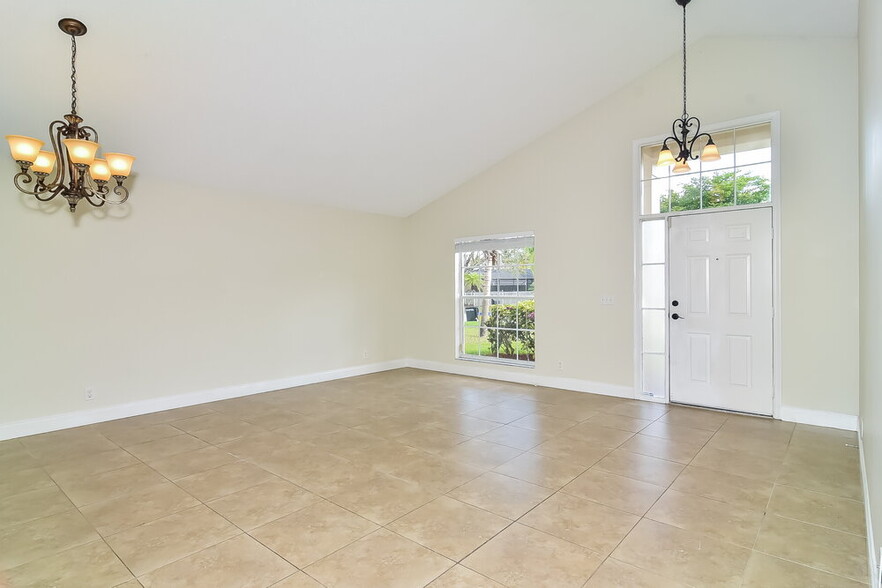Building Photo - 22457 Middletown Dr
