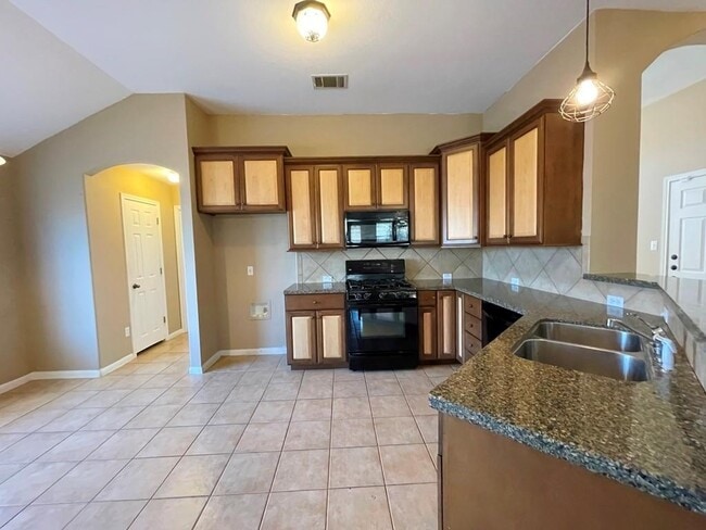 Building Photo - 145 Amber Ash Dr