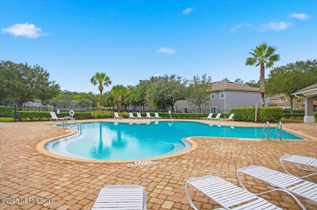 Building Photo - 446 Scrub Jay Dr