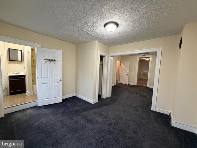 Building Photo - 406 S Cameron St