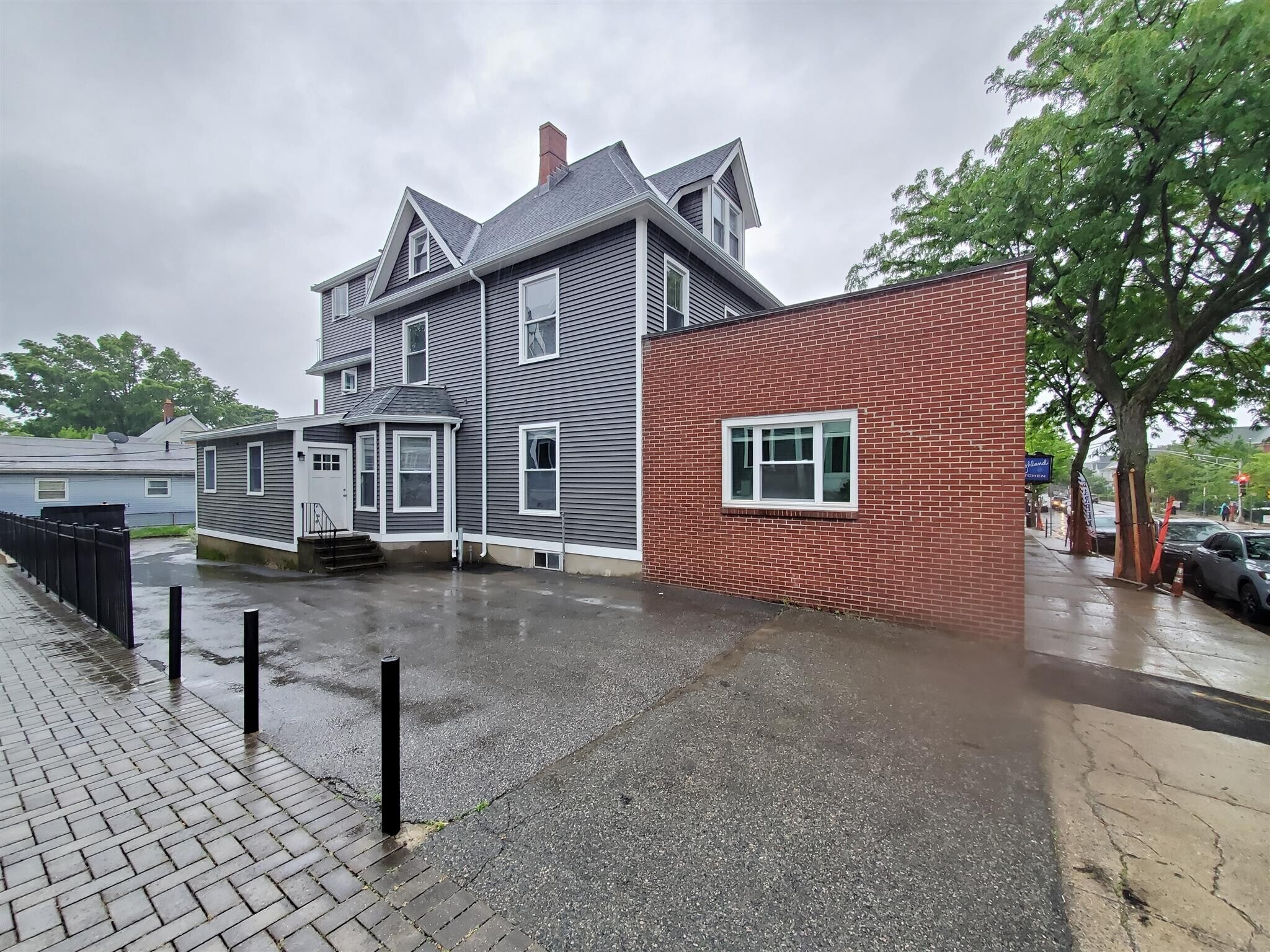 Building Photo - 146 Highland Ave