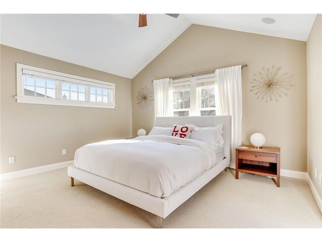 Building Photo - 2012 W Laurel Ave