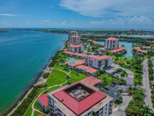 Building Photo - 6295 Bahia Del Mar Cir