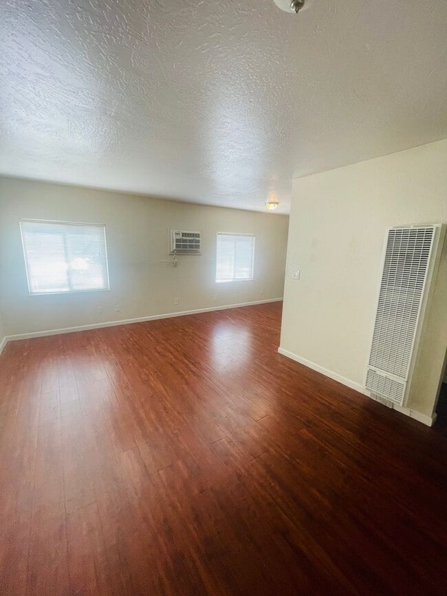 Building Photo - 9316001/51^^