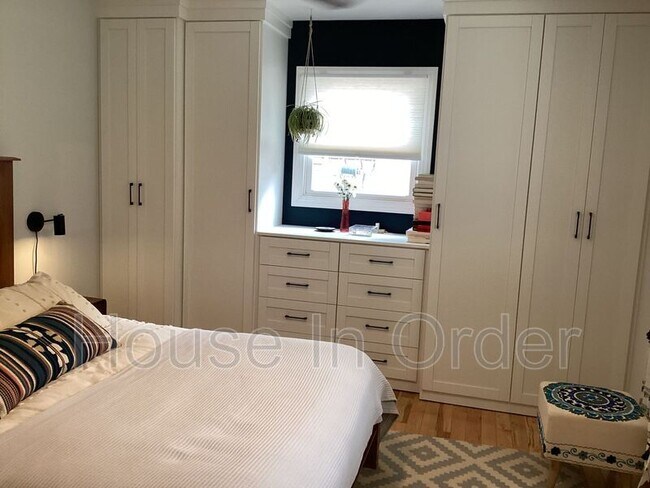 Building Photo - 23 Moore Ave