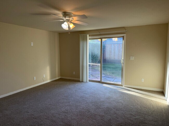 Building Photo - VAL1172